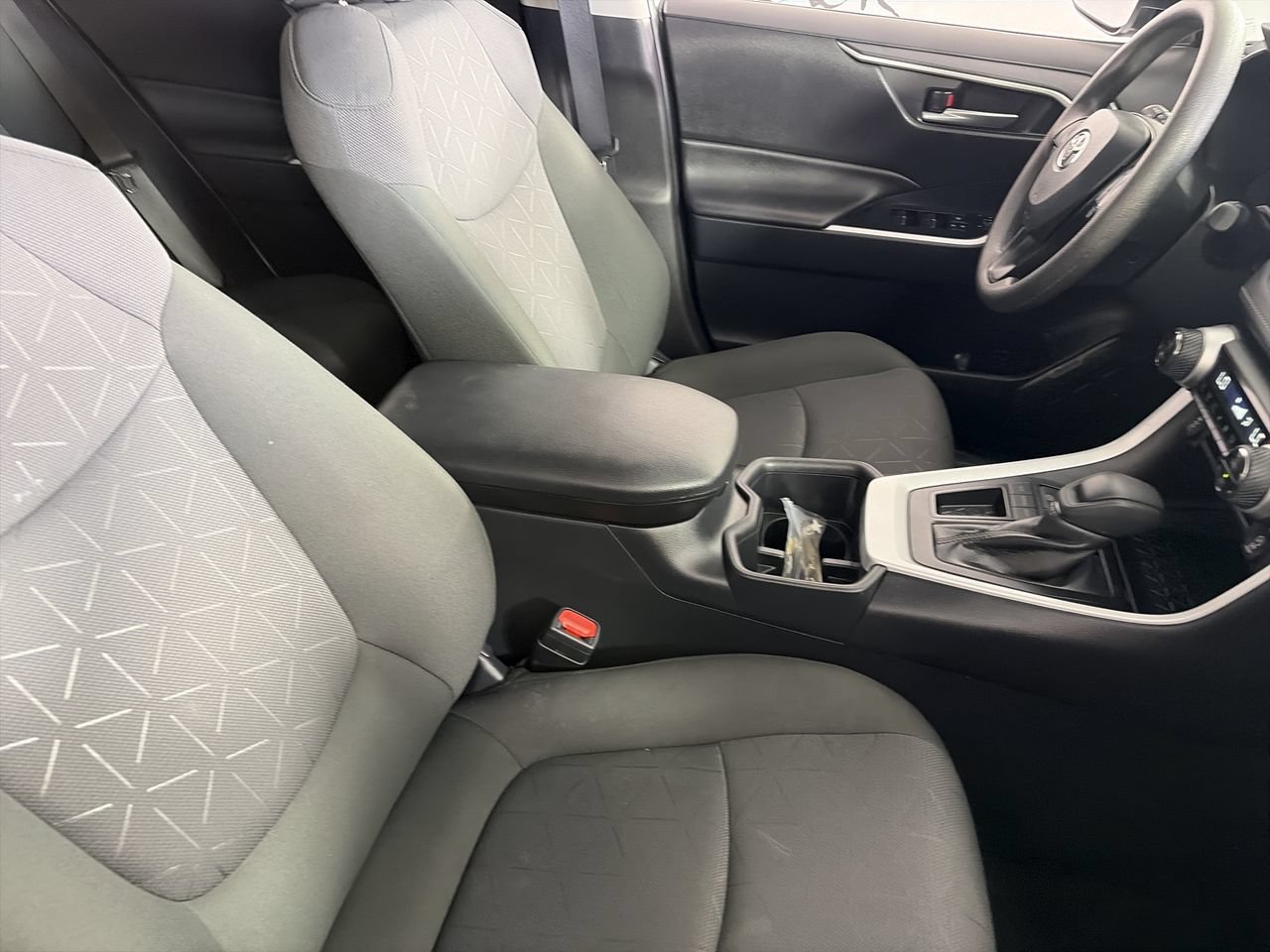 Used 2025 Toyota RAV4 XLE FWD image 24