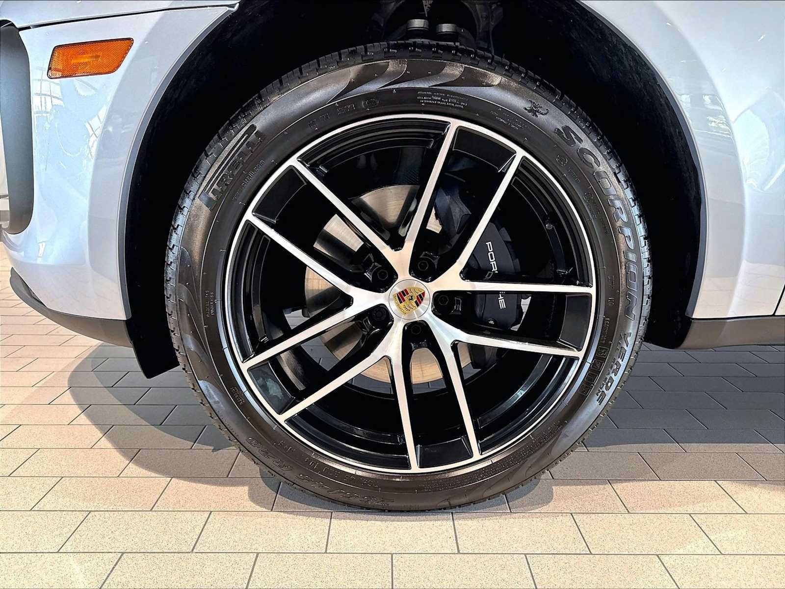 Used 2026 Porsche Macan Turbo AWD/4WD image 14