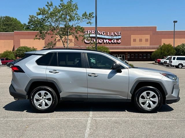 Used 2021 Toyota RAV4 LE FWD image 6