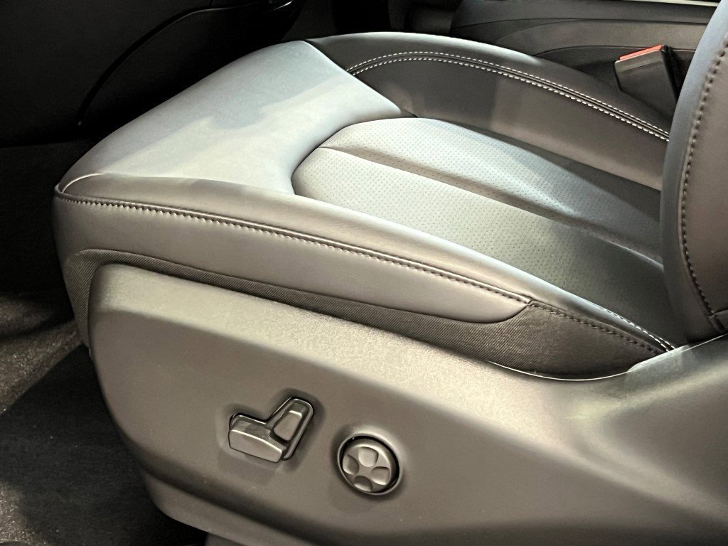 New 2026 Chrysler Pacifica Select image 15