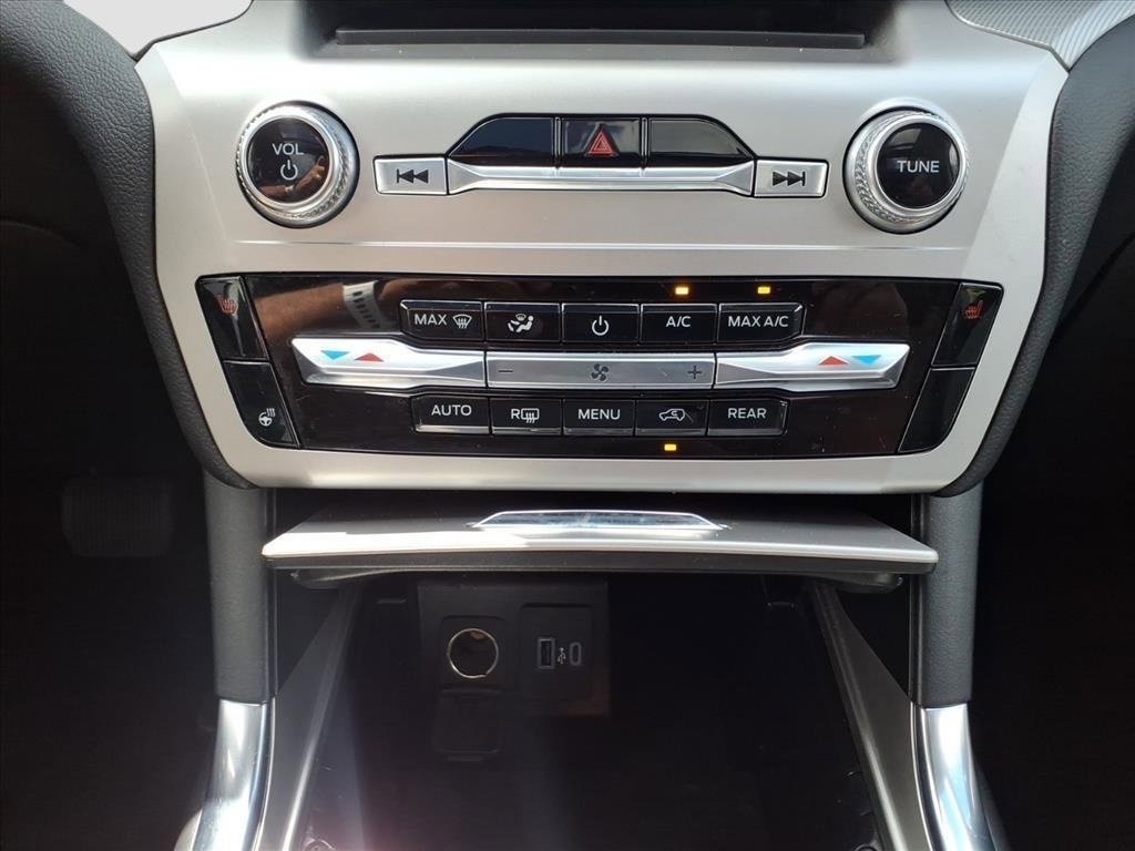 Used 2022 Ford Explorer XLT w/ Equipment Group 202A image 27