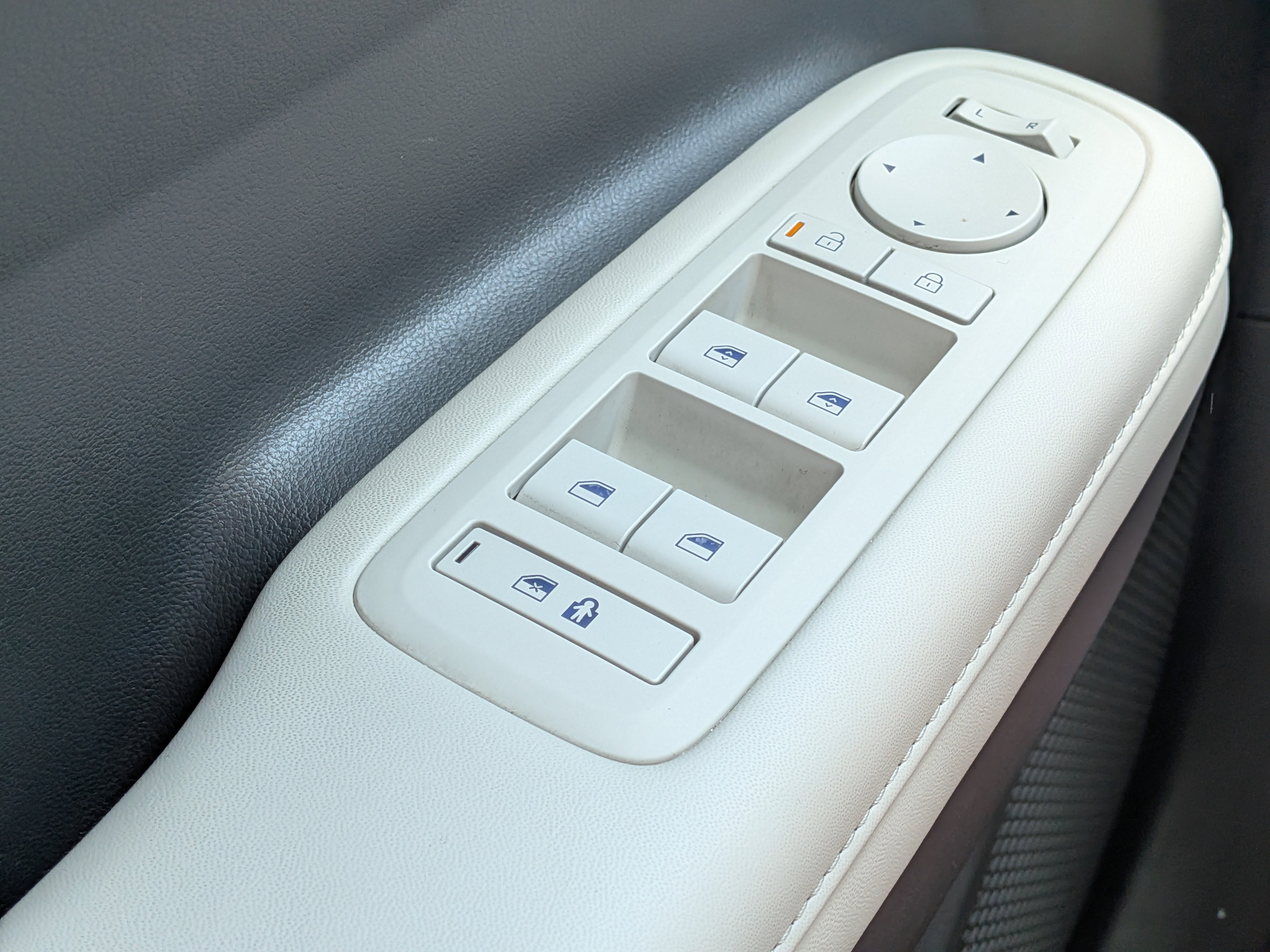 Used 2024 Hyundai Santa Fe SEL image 22