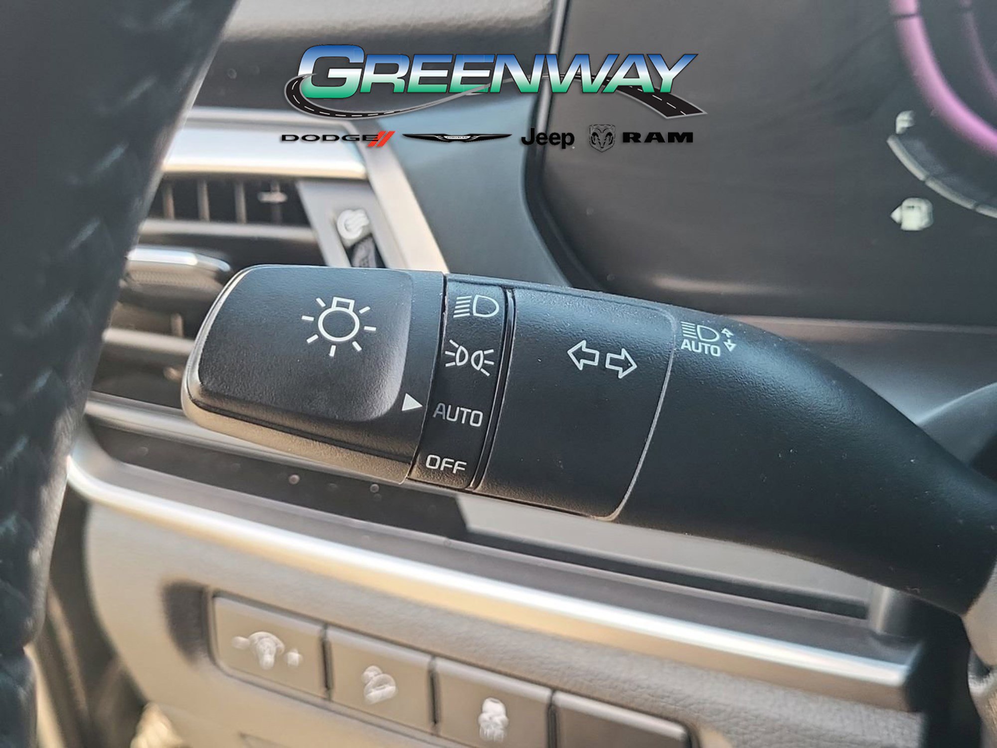 Used 2024 Kia Telluride LX image 24