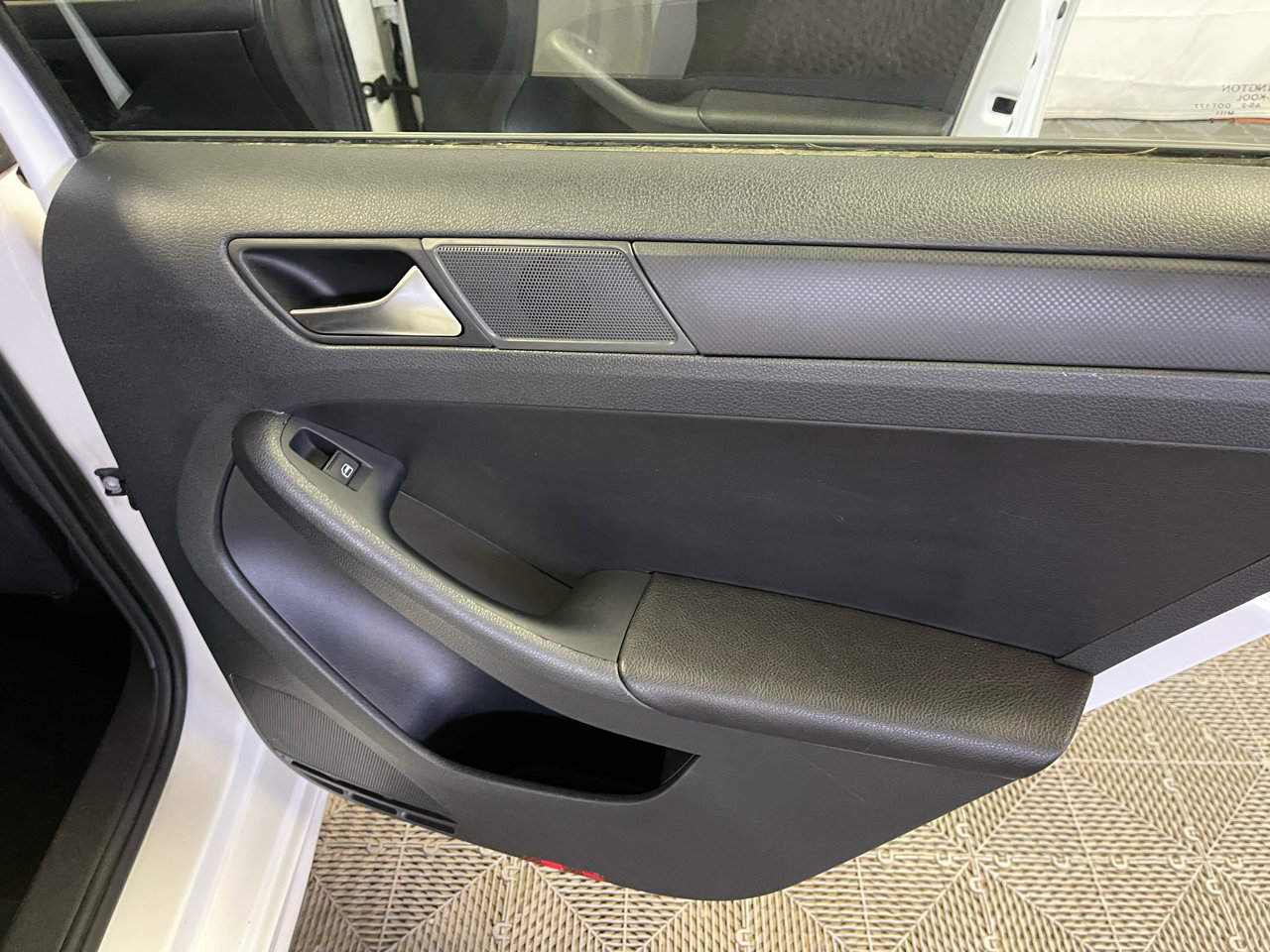 Used 2011 Volkswagen Jetta SE image 16