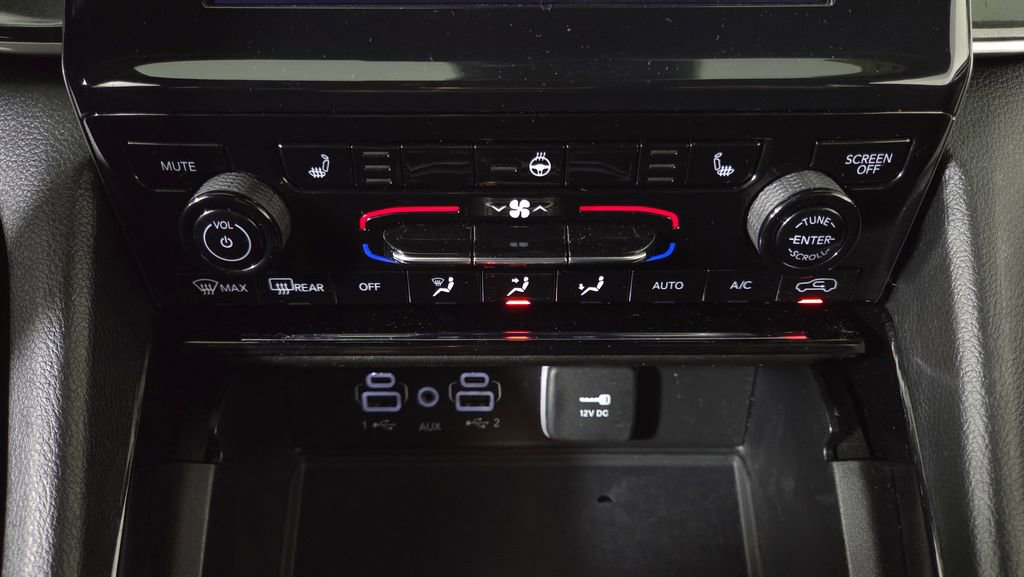 Used 2023 Jeep Grand Cherokee Altitude image 25