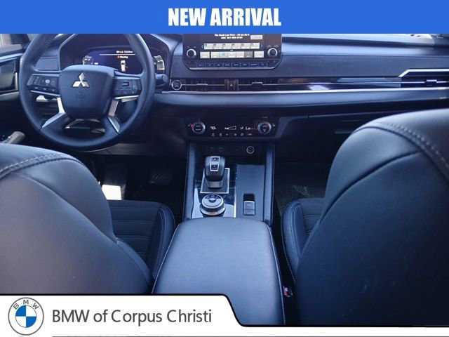 Used 2024 Mitsubishi Outlander SE image 14