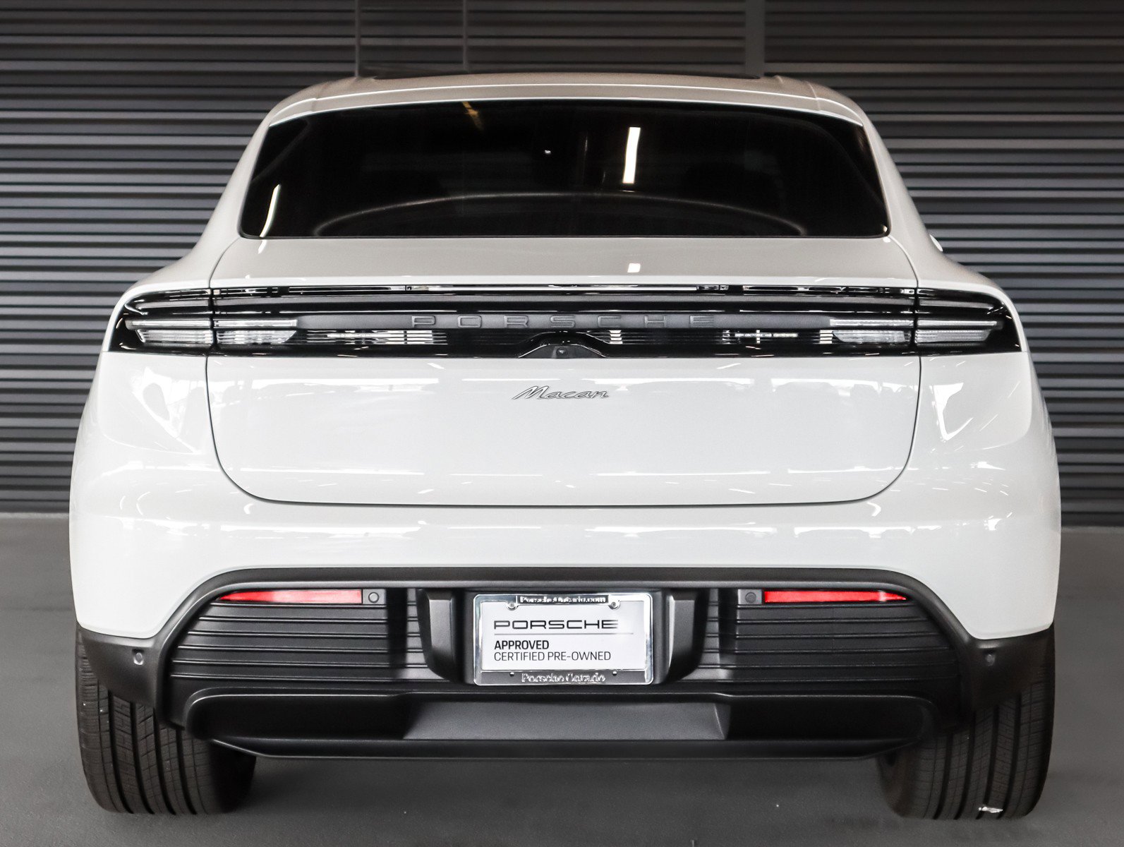 Used 2025 Porsche Macan Electric image 9