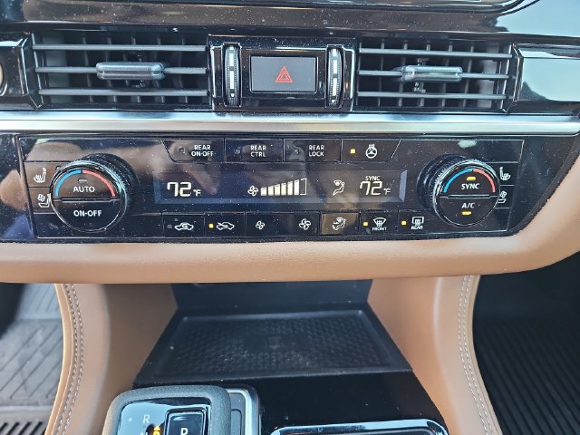 Used 2024 Nissan Pathfinder Platinum FWD image 30
