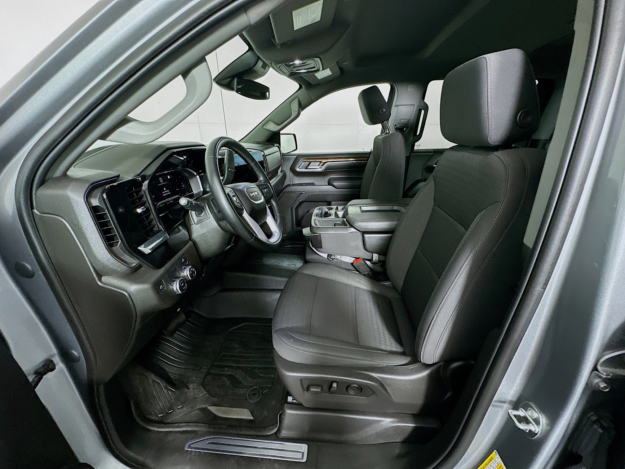 Used 2023 GMC Sierra 1500 SLE image 13