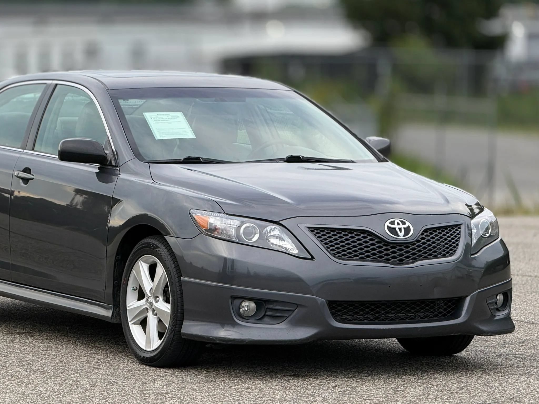 Used 2010 Toyota Camry SE FWD image 15
