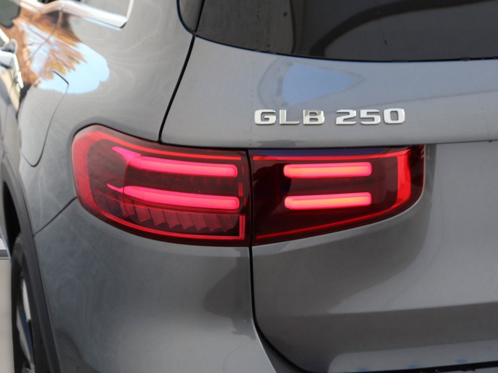 Certified 2025 Mercedes-Benz GLB 250 image 11