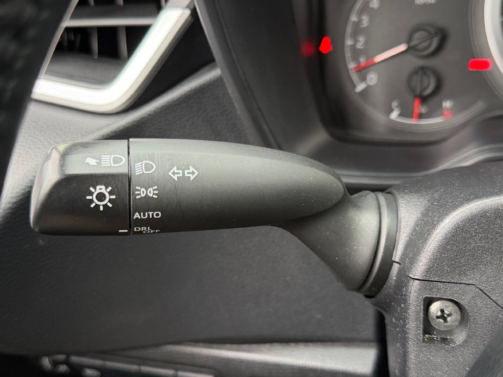 Used 2021 Toyota Corolla SE FWD image 30