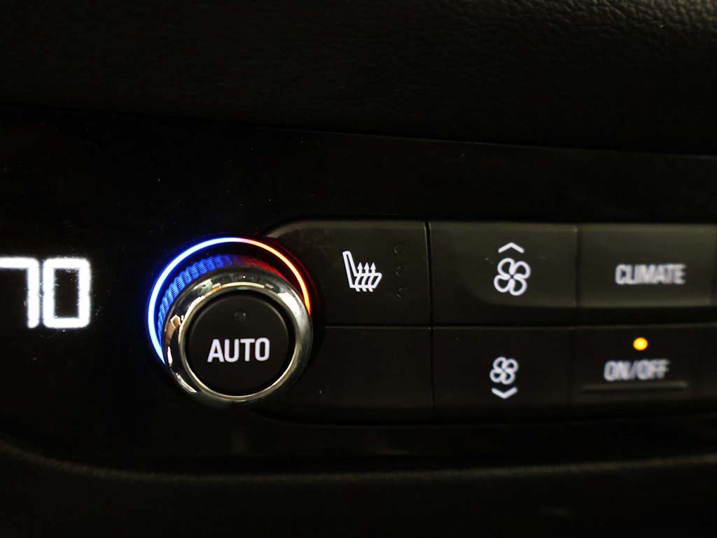 Used 2023 Buick Enclave Essence w/ Experience Buick Package AWD/4WD image 58