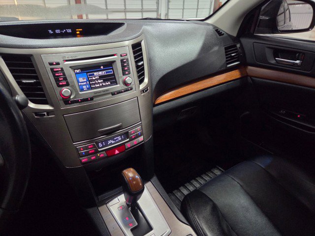 Used 2014 Subaru Outback 2.5i Limited image 46