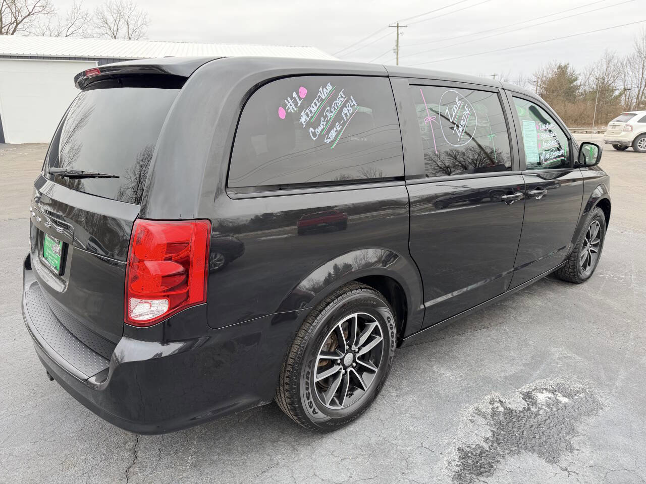 Used 2019 Dodge Grand Caravan SE image 5