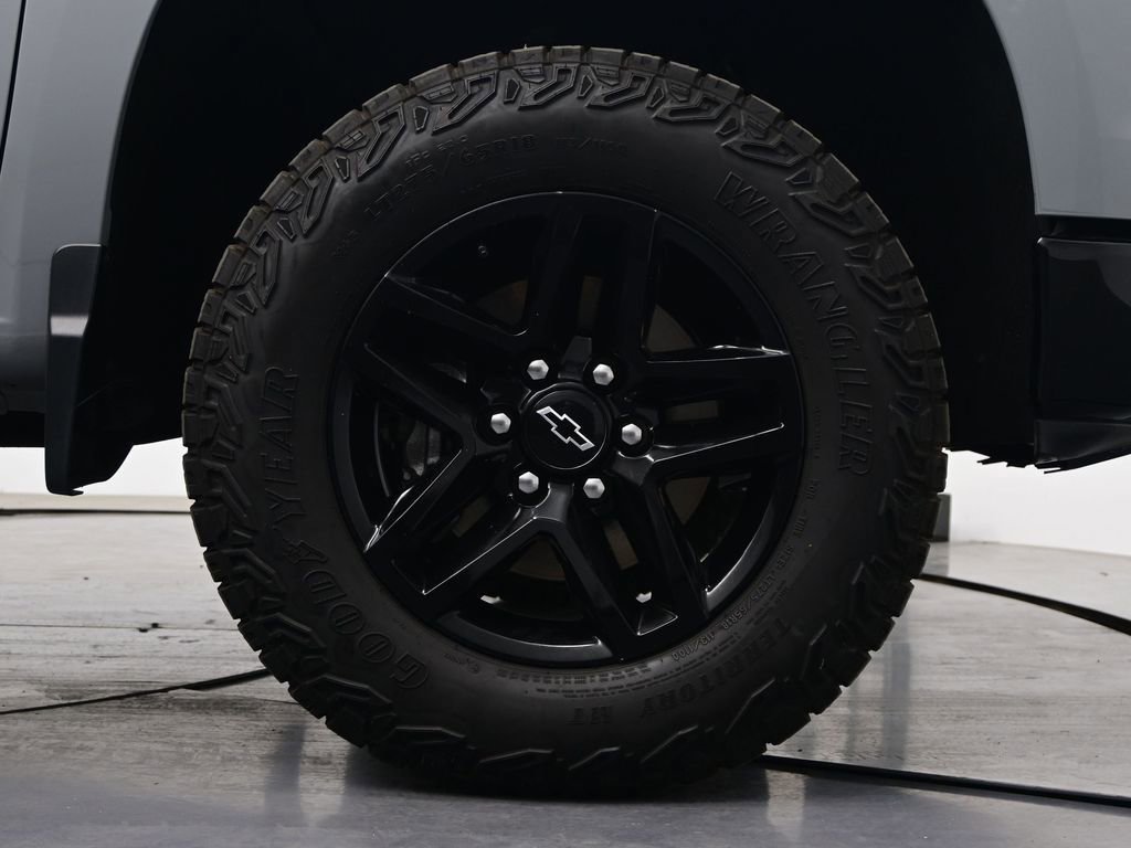 Used 2024 Chevrolet Silverado 1500 Custom Trail Boss w/ Dark Appearance Package image 40