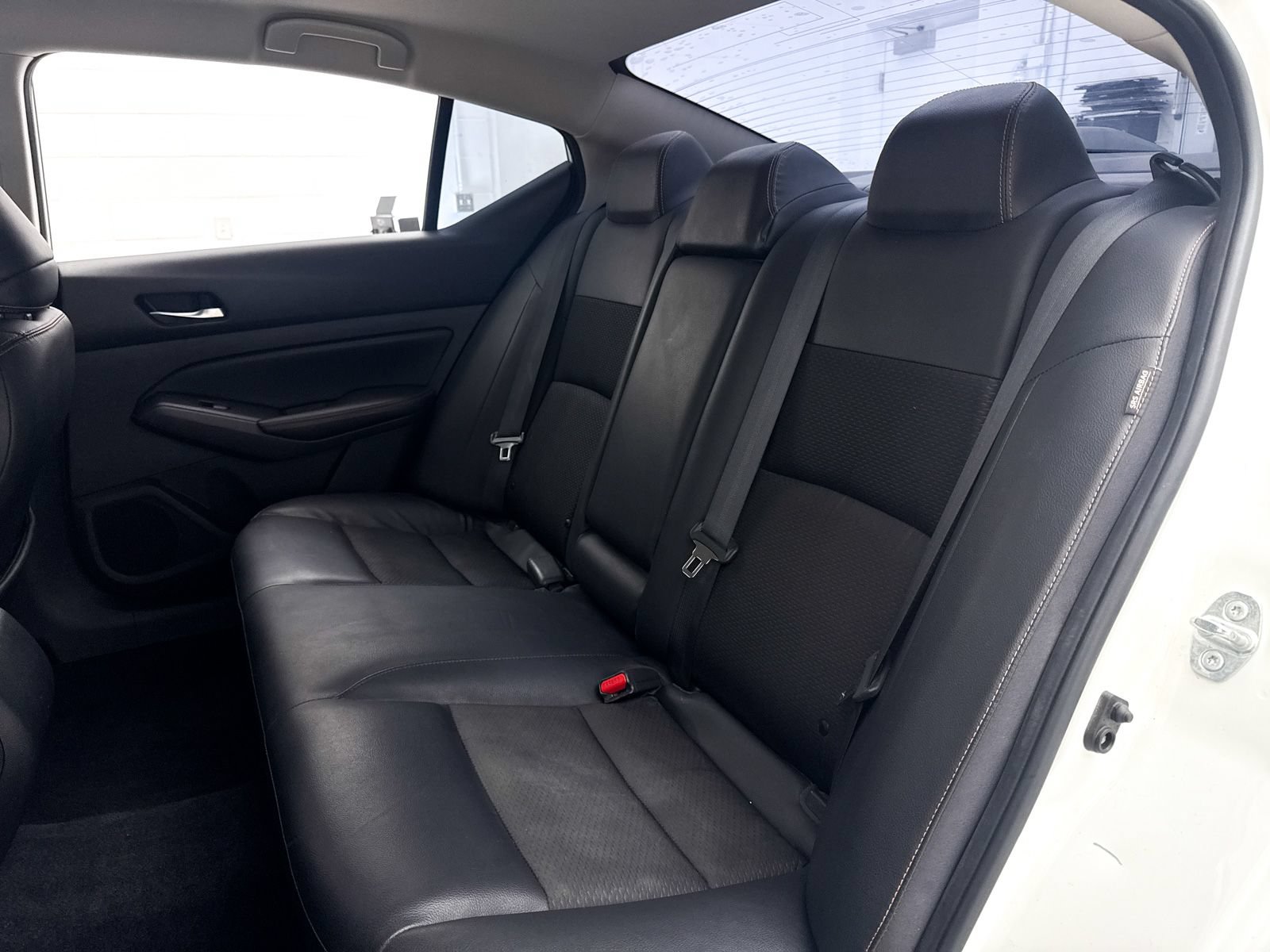 Used 2020 Nissan Altima 2.5 SR FWD image 26