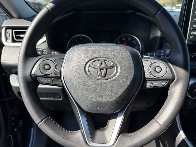 Used 2020 Toyota RAV4 XLE Premium image 15