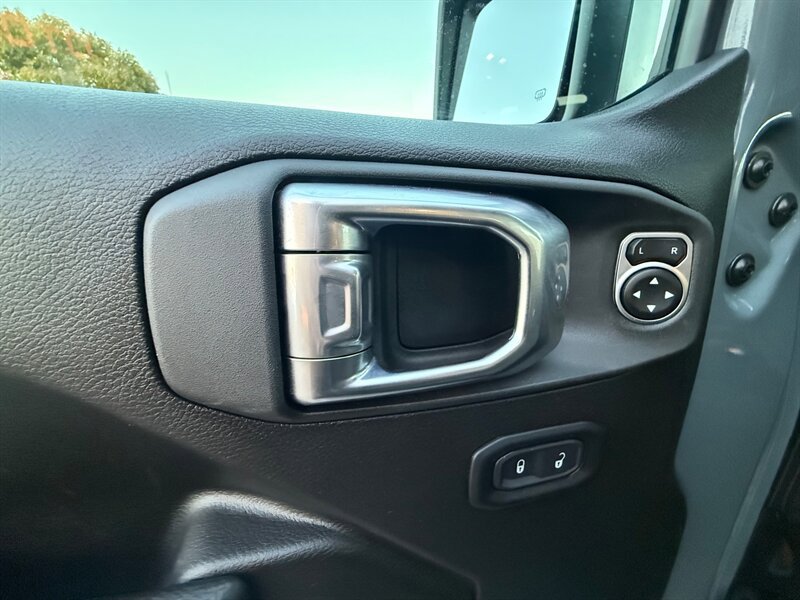 Used 2025 Jeep Wrangler Unlimited Sport AWD/4WD image 18