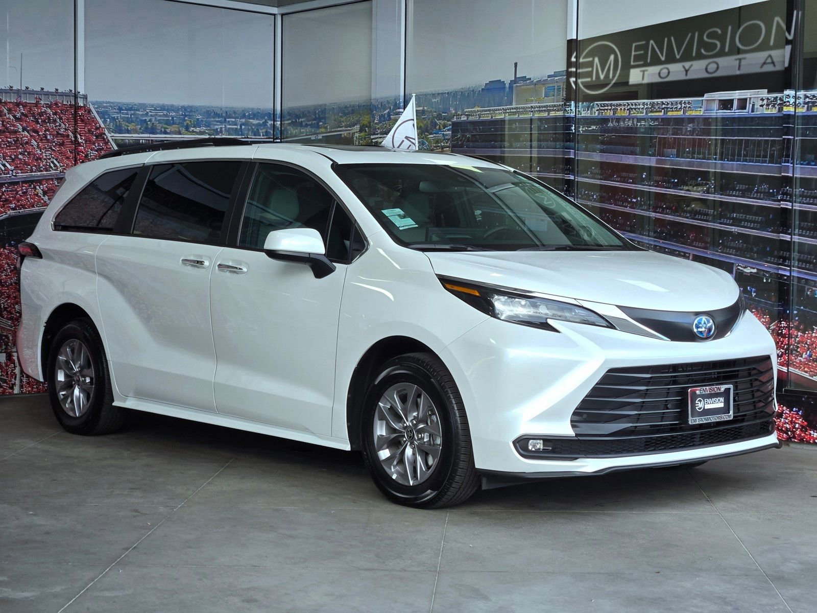 Used 2025 Toyota Sienna XLE w/ XLE Plus Package