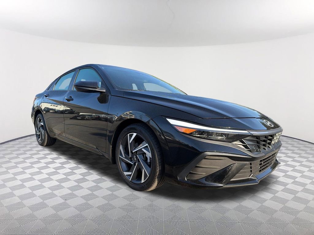 Used 2025 Hyundai Elantra Sport w/ Cargo Package image 3