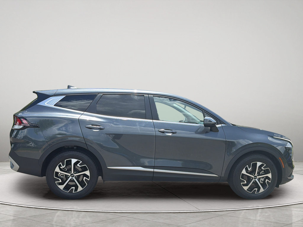 Used 2024 Kia Sportage EX FWD image 8