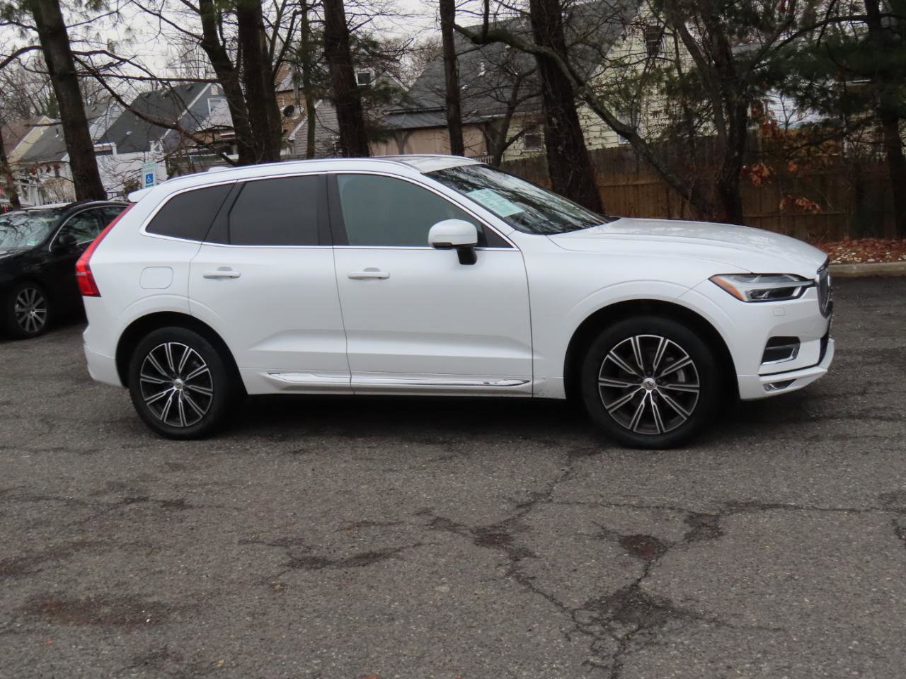 Used 2020 Volvo XC60 T5 Inscription w/ Protection Package image 22