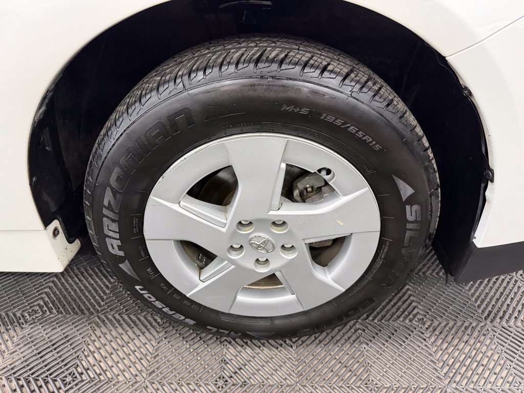 Used 2011 Toyota Prius Four w/ Navigation Pkg FWD image 18