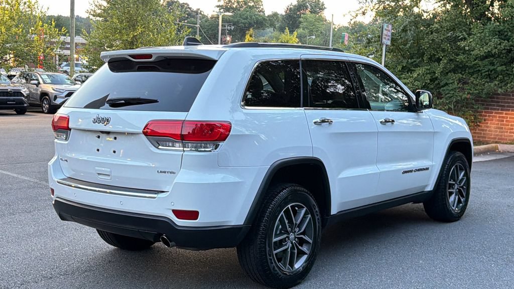 Used 2018 Jeep Grand Cherokee Limited AWD/4WD image 4