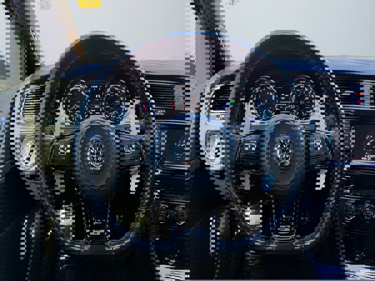 Used 2015 Volkswagen Golf R 4-Door image 10