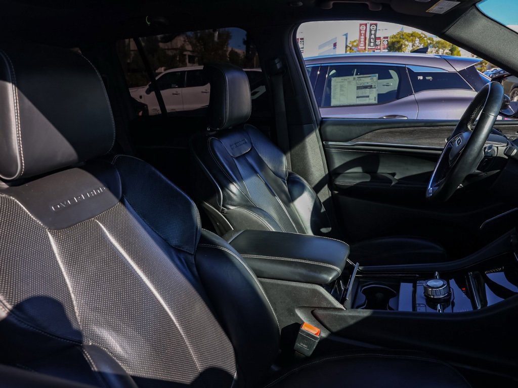 Used 2022 Jeep Grand Cherokee Overland w/ Luxury Tech Group IV image 21