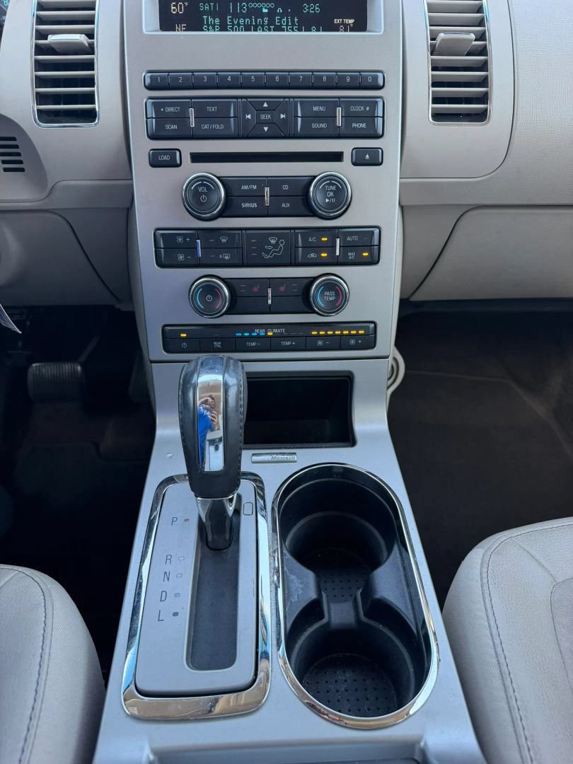 Used 2011 Ford Flex SEL w/ Rapid Spec Order Code FWD image 28