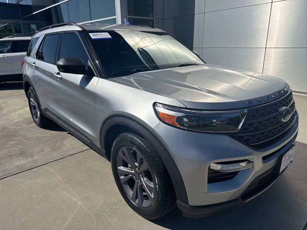 Used 2021 Ford Explorer XLT w/ Equipment Group 202A image 1