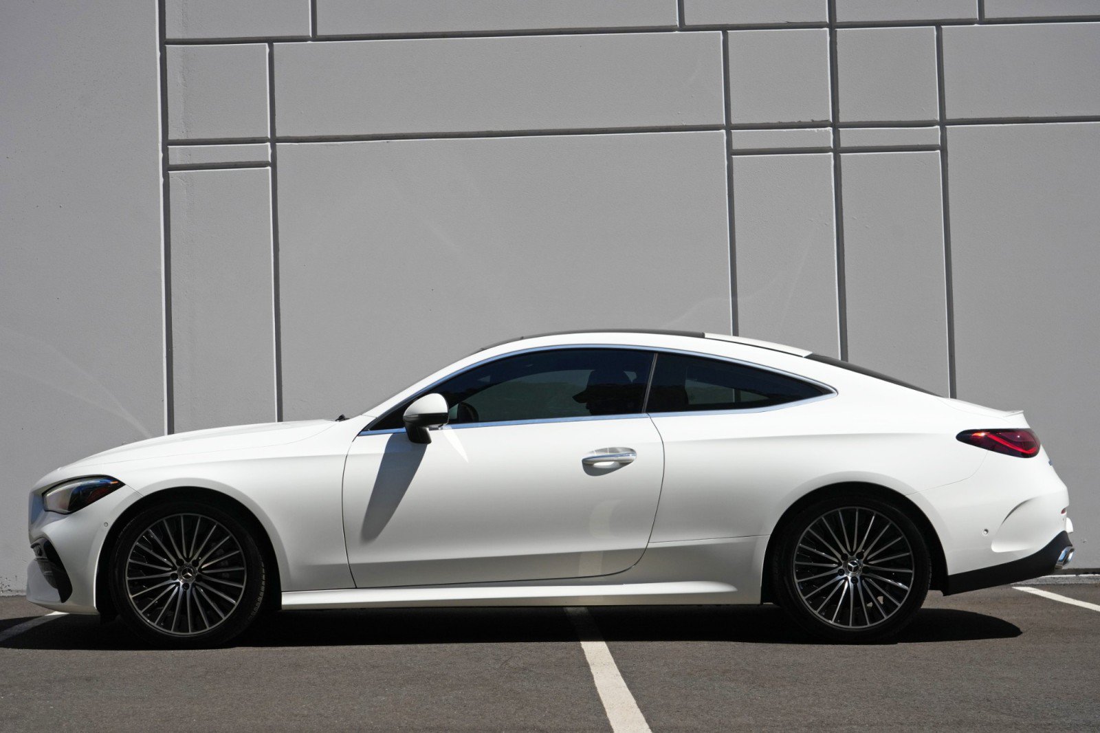 Used 2024 Mercedes-Benz CLE 450 4MATIC Coupe image 9