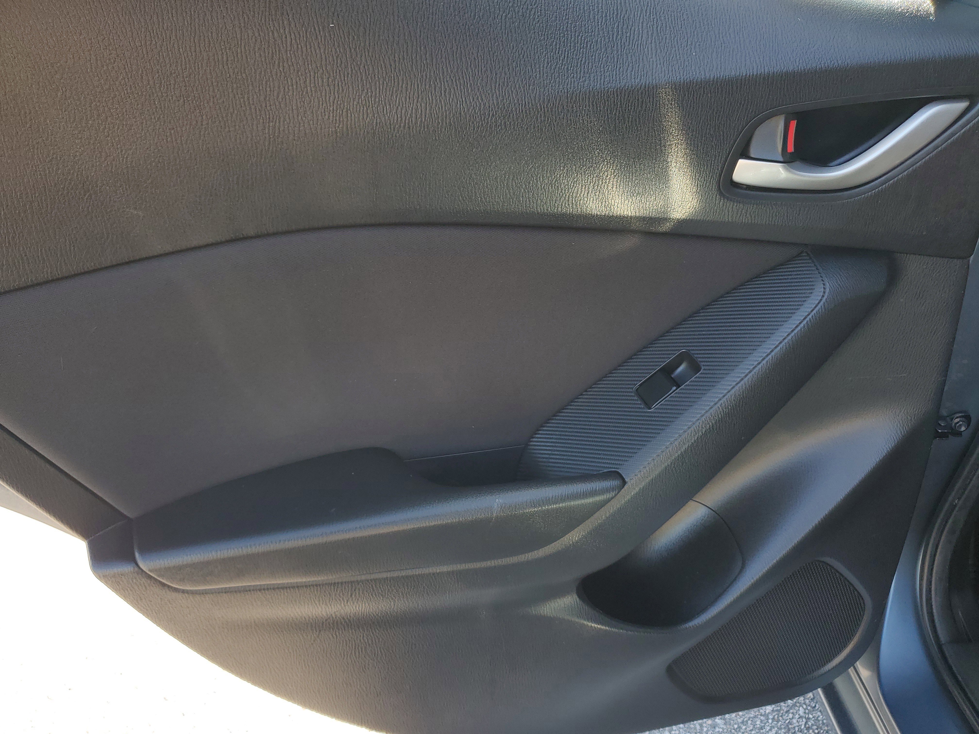 Used 2016 MAZDA MAZDA3 i Sport w/ Preferred Equipment Package image 12