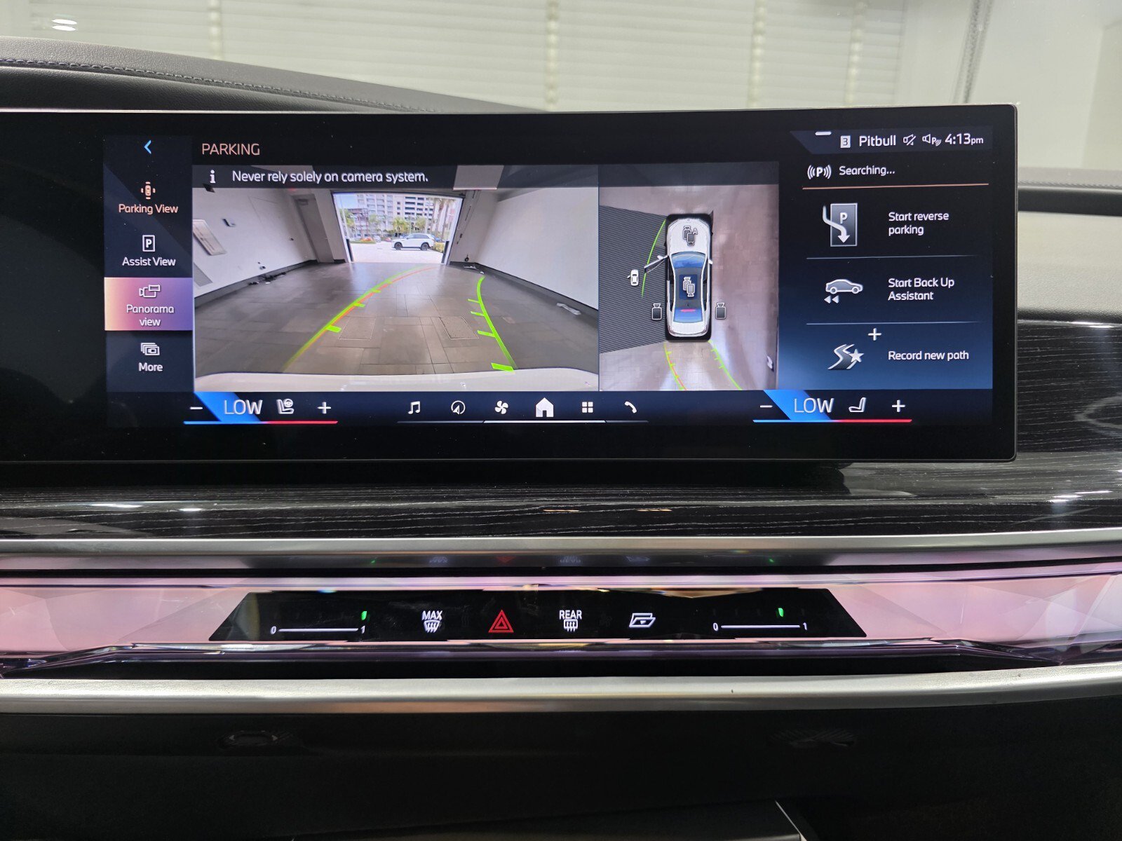 Used 2025 BMW 740i xDrive AWD/4WD image 17