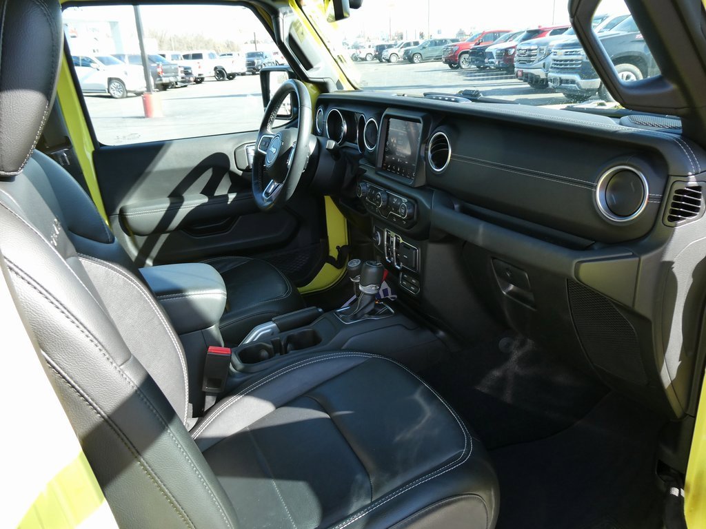 Used 2023 Jeep Wrangler Unlimited Sahara w/ Cold Weather Group image 15