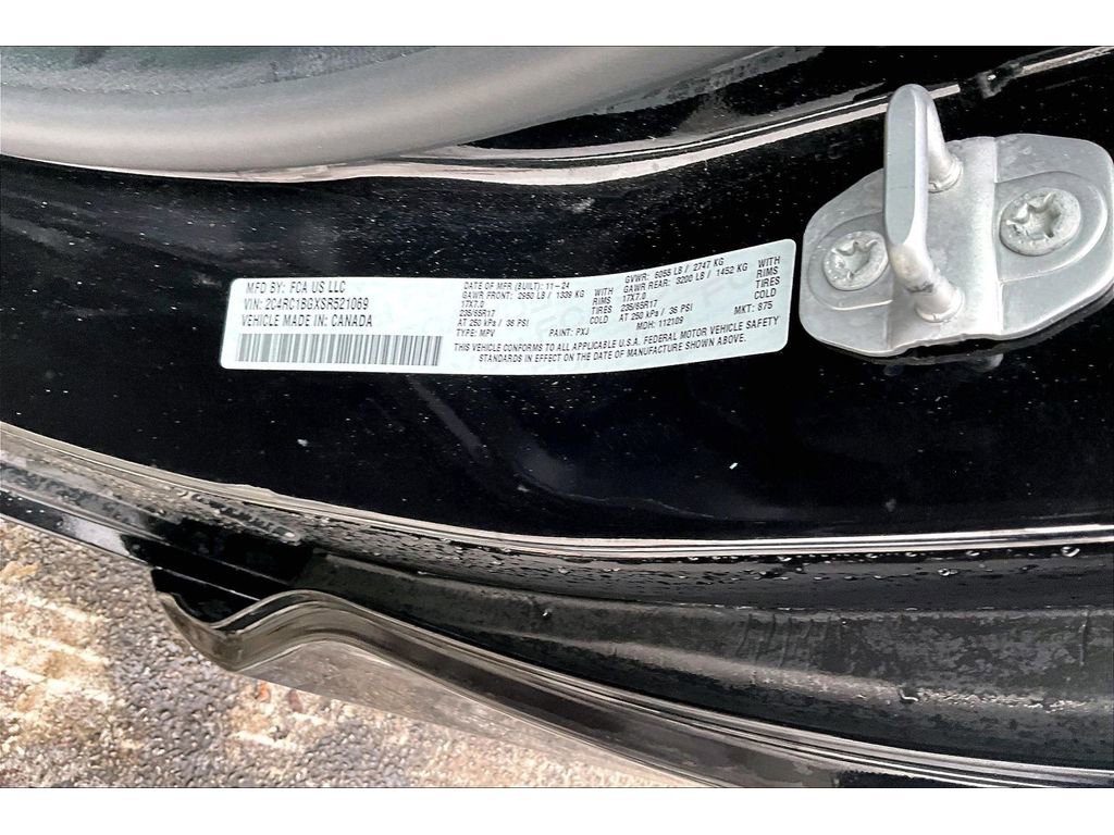 Certified 2025 Chrysler Pacifica Select image 37