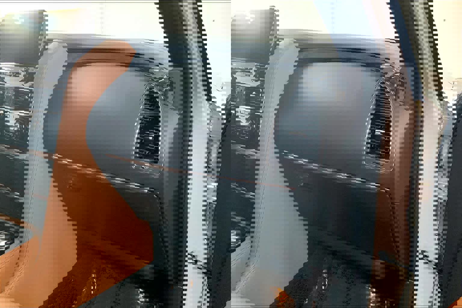 Used 2022 INFINITI QX80 Sensory w/ Cargo Package image 16