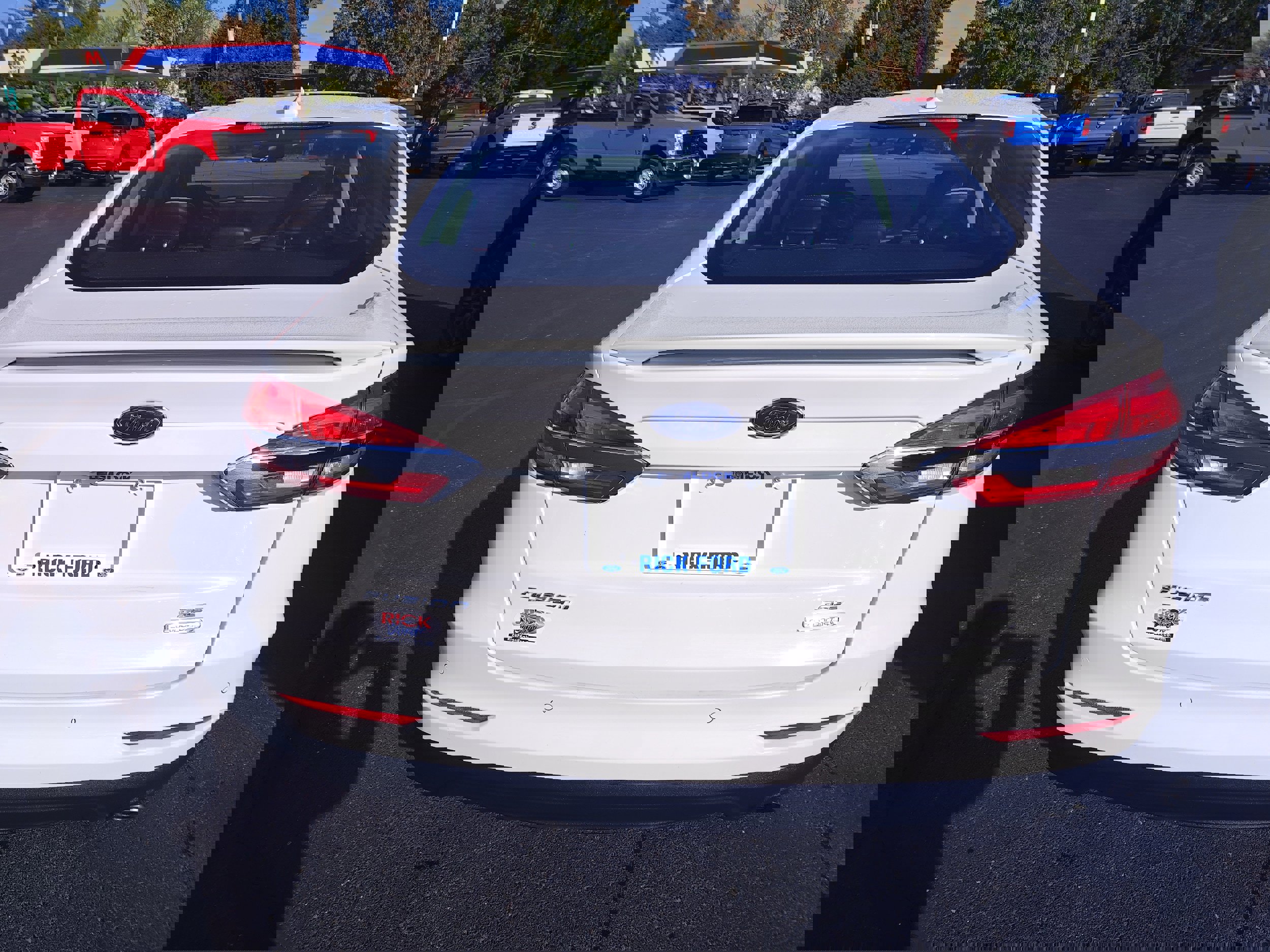 Used 2020 Ford Fusion SE w/ Equipment Group 151A image 4