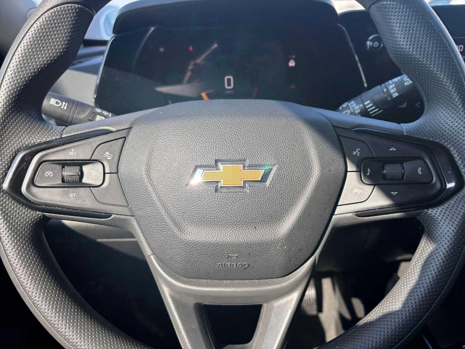 Used 2025 Chevrolet Trax LT FWD image 27