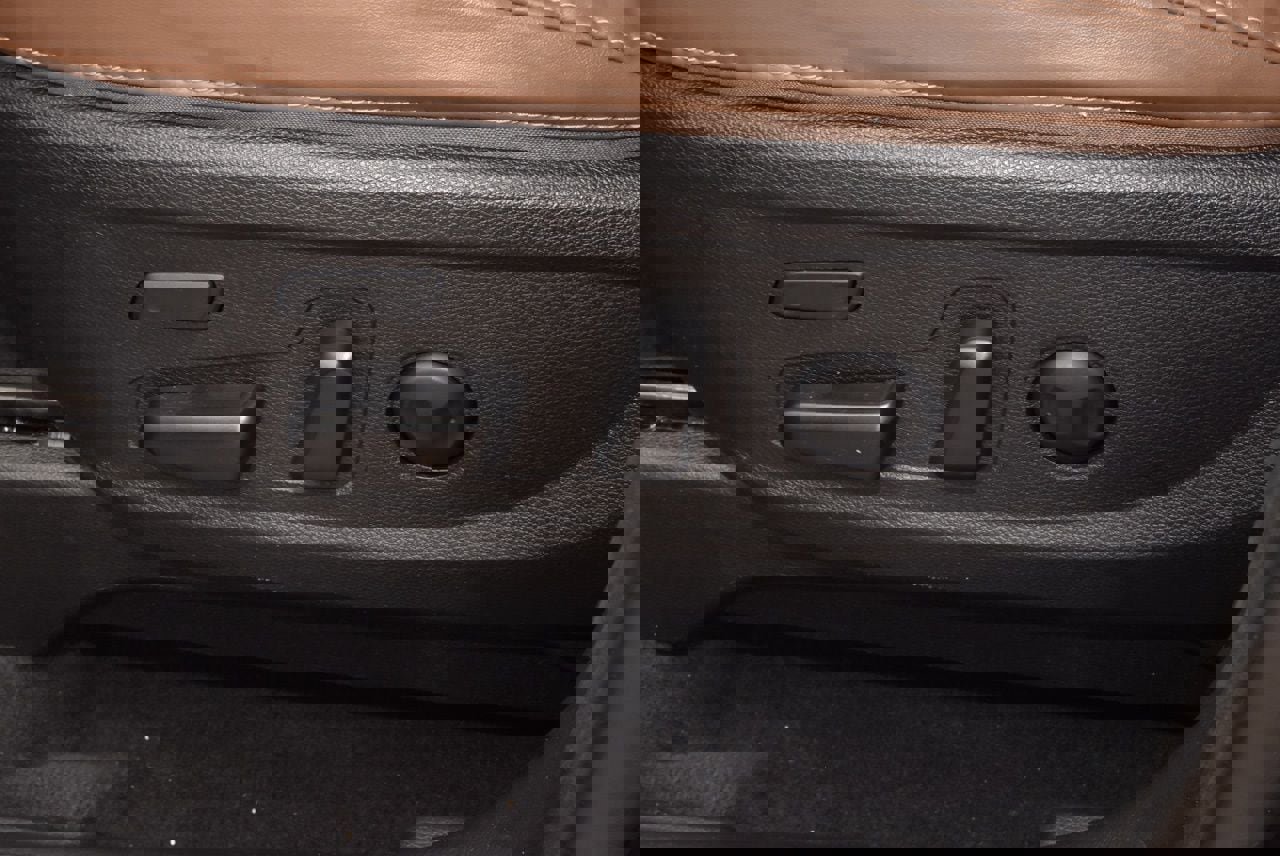 Used 2021 Kia Telluride SX w/ SX Prestige Package image 40