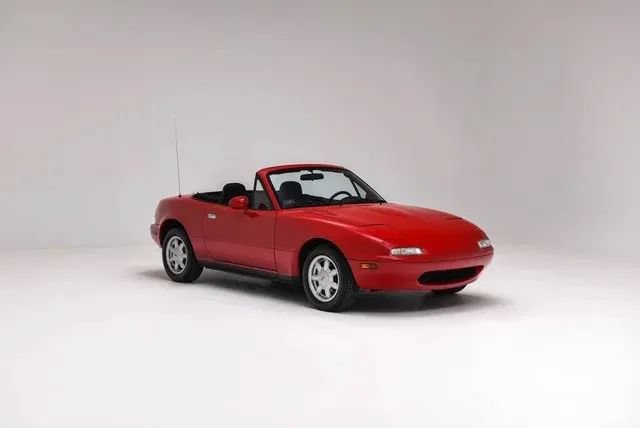 Used 1990 MAZDA MX-5 Miata RWD image 2