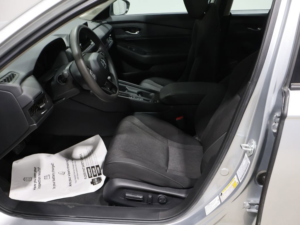 Used 2025 Honda Accord SE image 11