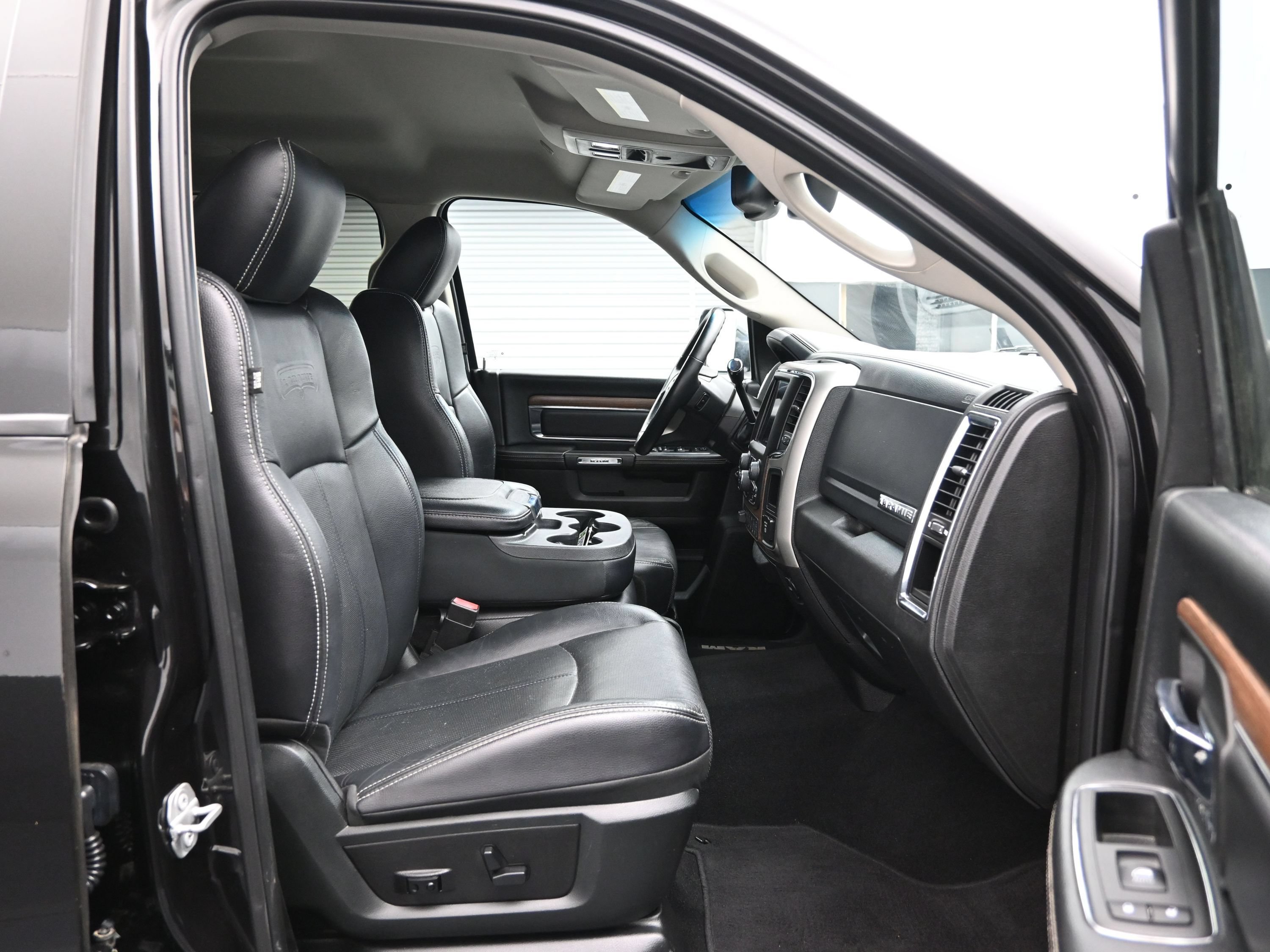 Used 2018 RAM 2500 Laramie w/ Off Road Package AWD/4WD image 13