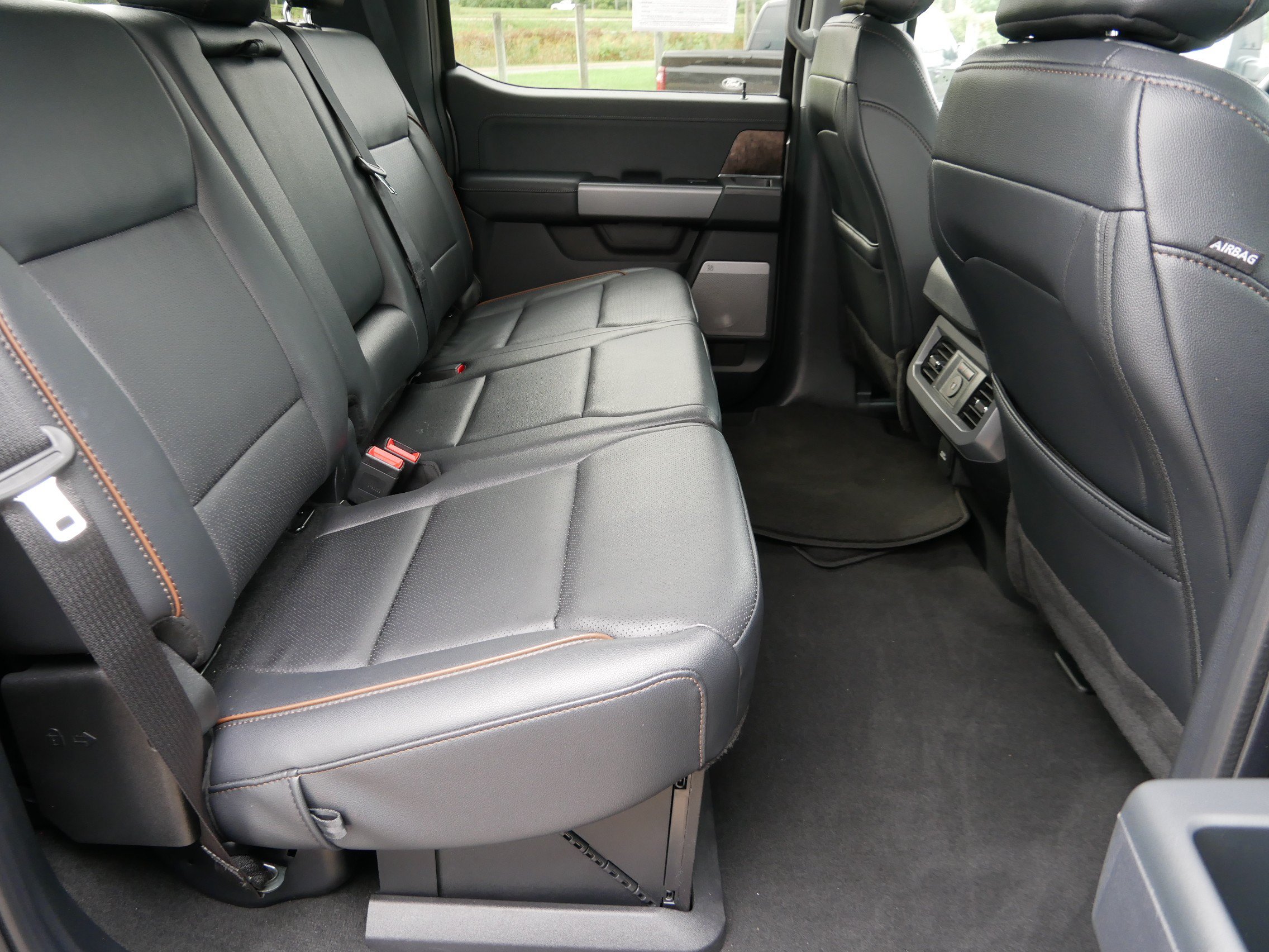 Used 2026 Ford F350 Lariat w/ FX4 Off-Road Package AWD/4WD image 24