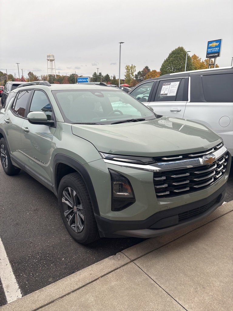 Used 2025 Chevrolet Equinox LT w/ Convenience Package II image 2