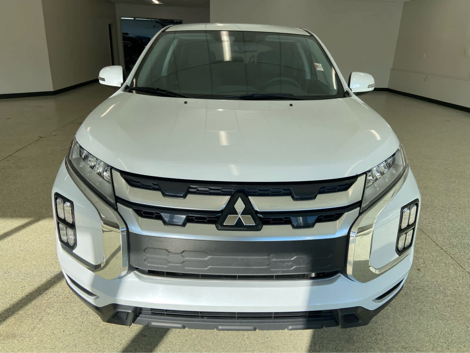 Used 2024 Mitsubishi Outlander Sport SE image 2