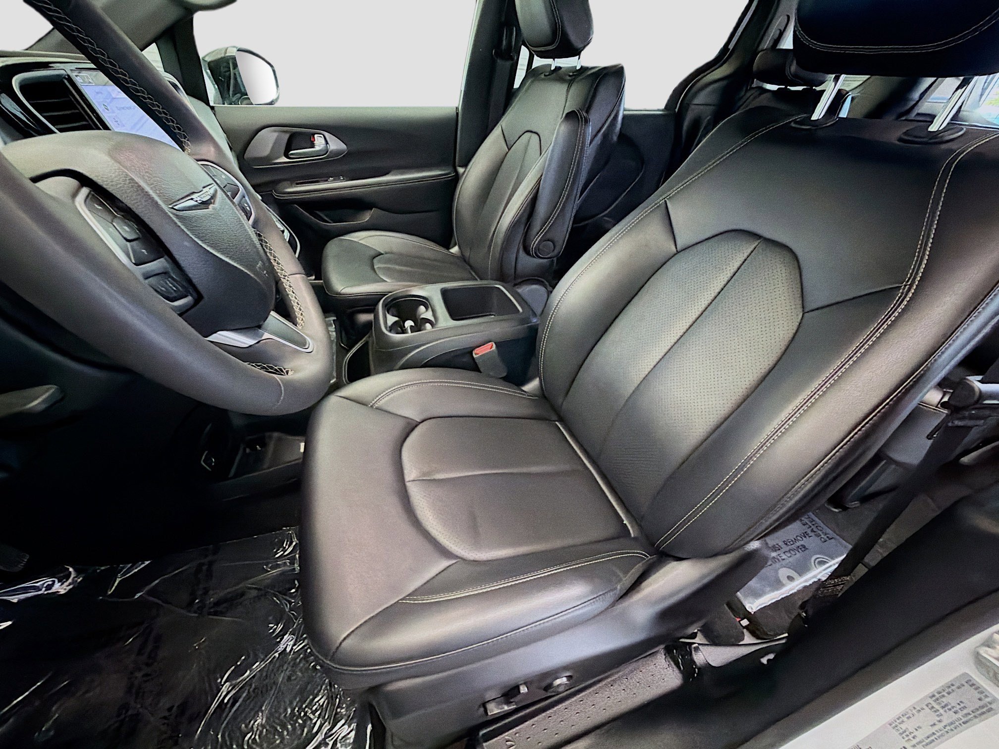 Used 2025 Chrysler Pacifica Select FWD image 11