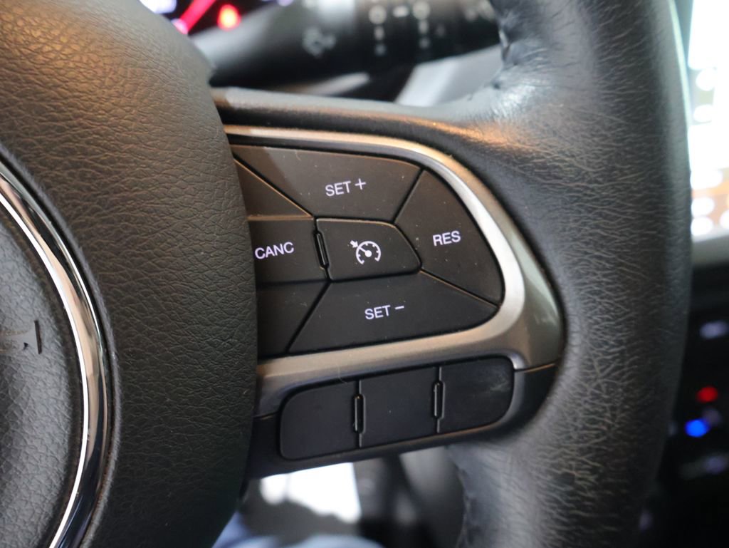 Used 2022 Jeep Renegade Latitude w/ Convenience Group AWD/4WD image 36